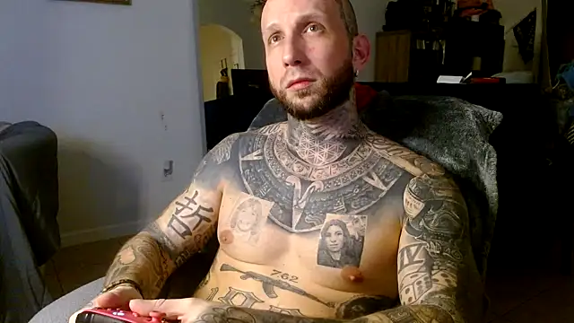 Snapshot of bobbybacala91 chatting on 09.29.25 bobbybacala91 online show from 09.29.25