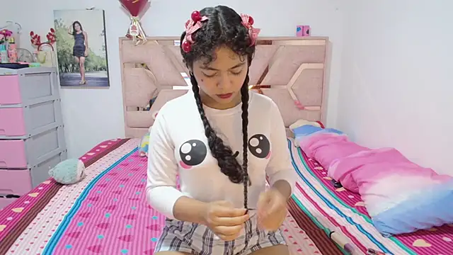 Snapshot of Winnifer_Gonzal chatting on 04.26.26 Winnifer Gonzal online show from 04.26.26