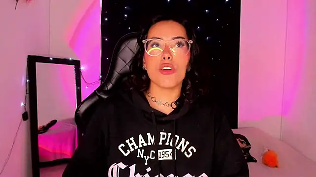 willow poisson online show from 01.08.25