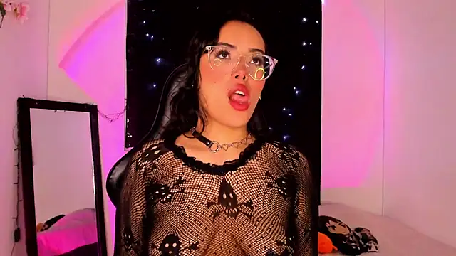 willow poisson online show from 01.30.25