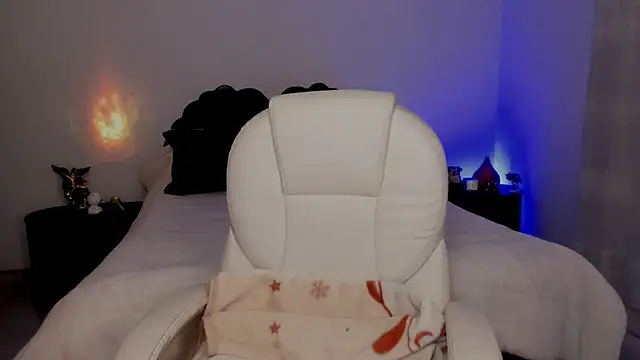 emilydolshe2 online show from 10.24.25