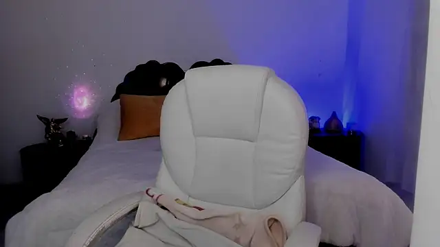 emilydolshe2 online show from 11.20.25