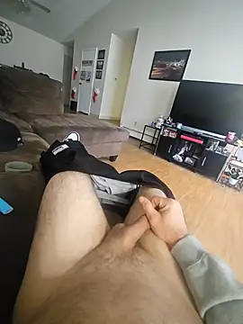 Snapshot of Cemg chatting on 12.27.24 Cemg online show from 12.27.24