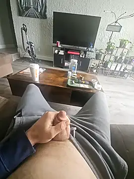 Snapshot of Cemg chatting on 01.28.25 Cemg online show from 01.28.25