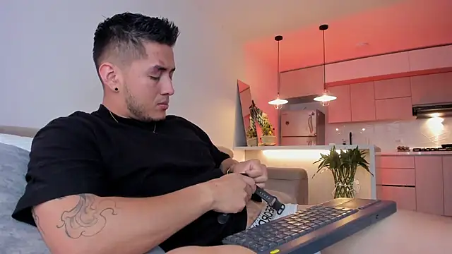 Snapshot of Chriskyle_ chatting on 12.05.24 Chriskyle  online show from 12.05.24