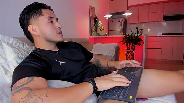 Chriskyle  online show from 11.19.25