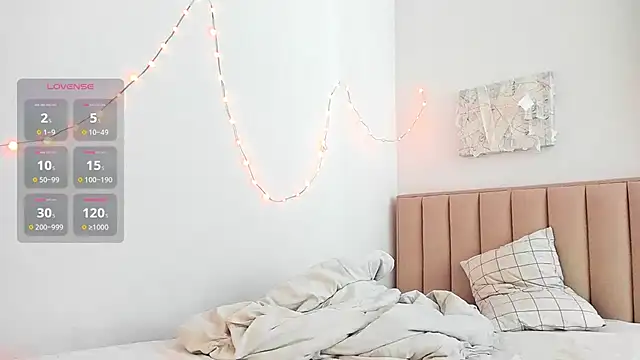 Snapshot of TrES-2b chatting on 02.18.26 TrES-2b online show from 02.18.26