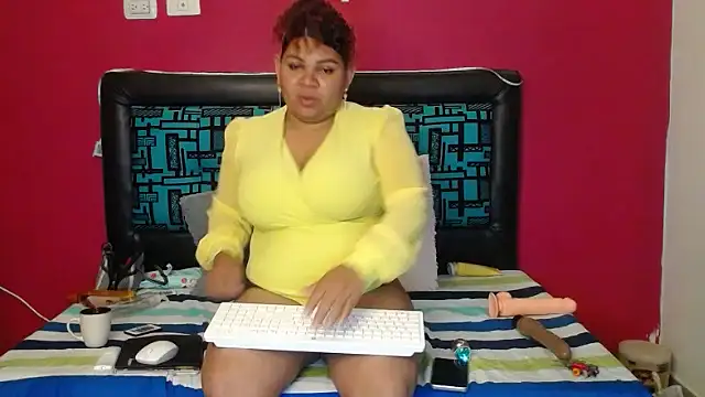 Snapshot of karolhot916 chatting on 11.05.25 karolhot916 online show from 11.05.25