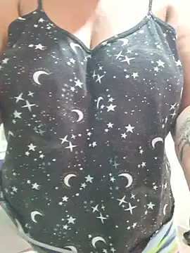 Snapshot of Gimena41 chatting on 12.04.25 Gimena41 online show from 12.04.25