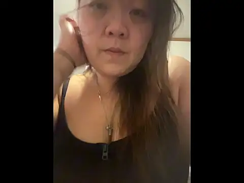 Snapshot of asianmama888 chatting on 10.18.25 asianmama888 online show from 10.18.25