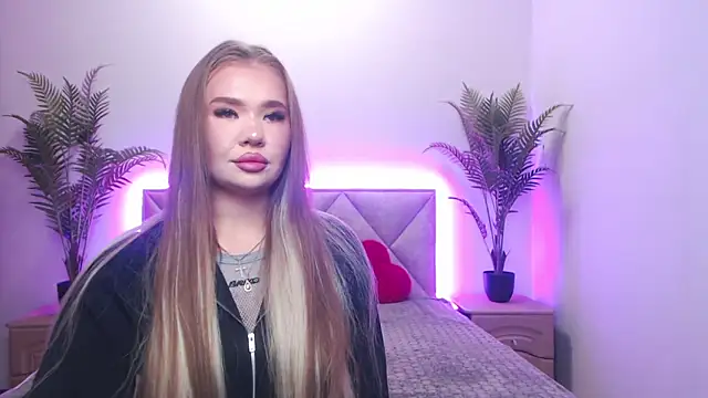 Snapshot of StacyYellig chatting on 11.07.25 StacyYellig online show from 11.07.25