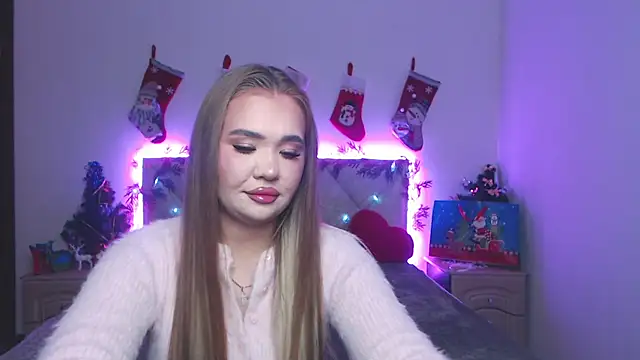 Snapshot of StacyYellig chatting on 12.13.25 StacyYellig online show from 12.13.25