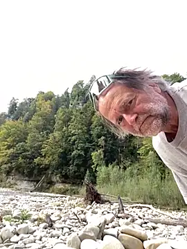 artXhibitor online show from 10.07.25