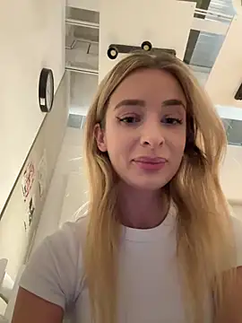 EvieEvans online show from 12.13.24