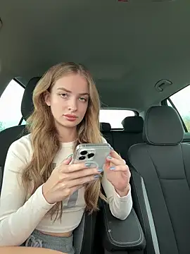 EvieEvans online show from 09.15.25