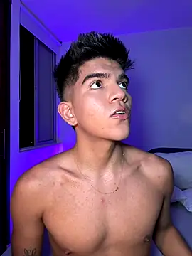 santiago 01 online show from 12.03.24