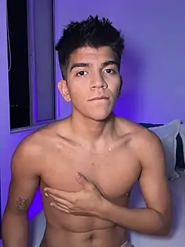 santiago 01 online show from 12.10.24