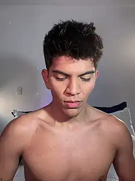 santiago 01 online show from 02.21.25