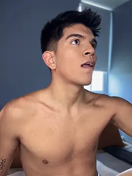 santiago 01 online show from 09.08.25