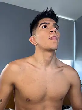 santiago 01 online show from 10.19.25