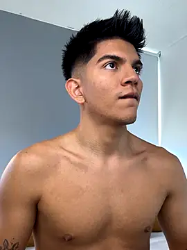 santiago 01 online show from 11.27.25