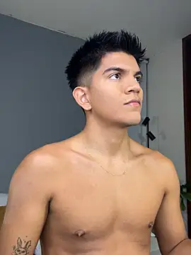 Snapshot of santiago_01 chatting on 02.13.26 santiago 01 online show from 02.13.26