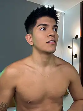 Snapshot of santiago_01 chatting on 02.26.26 santiago 01 online show from 02.26.26