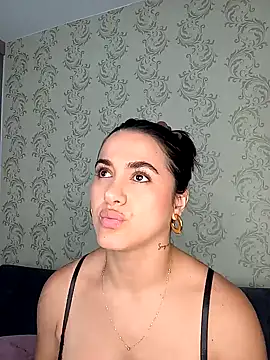 Snapshot of Bella_Fior chatting on 06.12.26 Bella Fior online show from 06.12.26