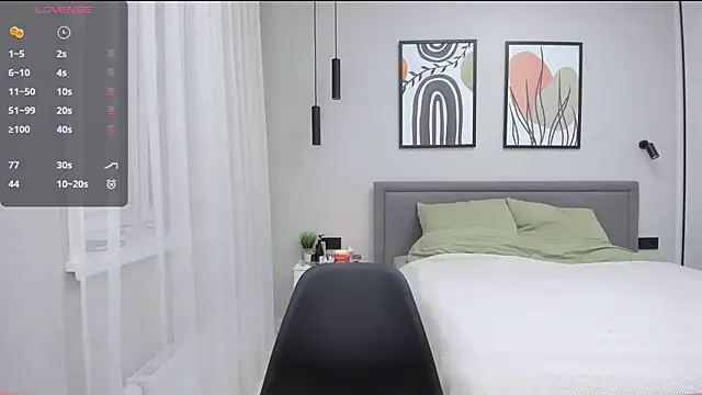 Snapshot of xxnadya chatting on 12.15.24 xxnadya online show from 12.15.24