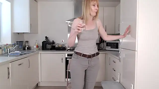 Snapshot of British_Goddess_Anna chatting on 07.04.26 British Goddess Anna online show from 07.04.26