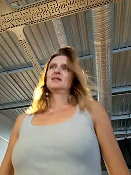 Snapshot of Katerina177 chatting on 10.25.25 Katerina177 online show from 10.25.25