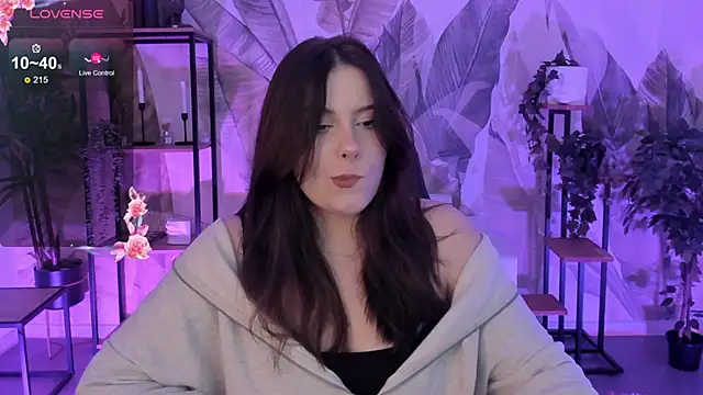 CoralineKeyns online show from 11.03.25