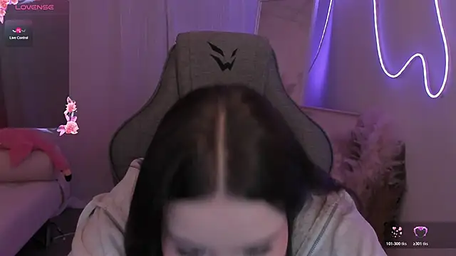 CoralineKeyns online show from 03.05.26