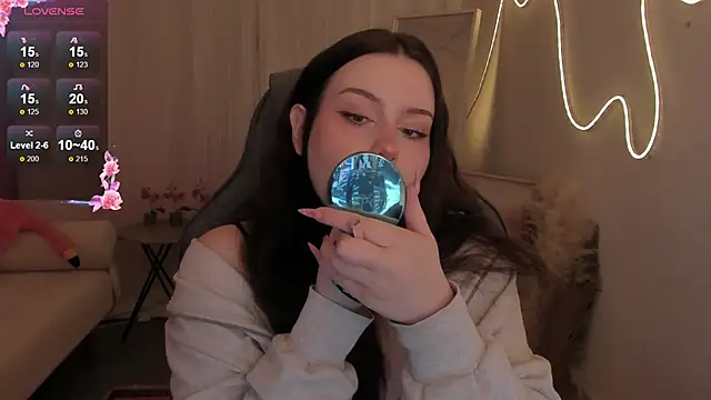 CoralineKeyns online show from 03.10.26