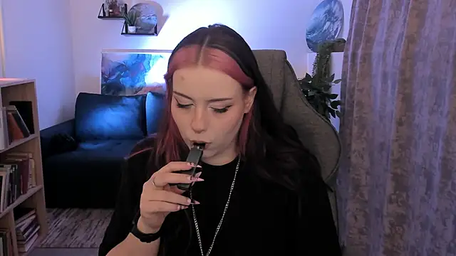 CoralineKeyns online show from 05.21.26