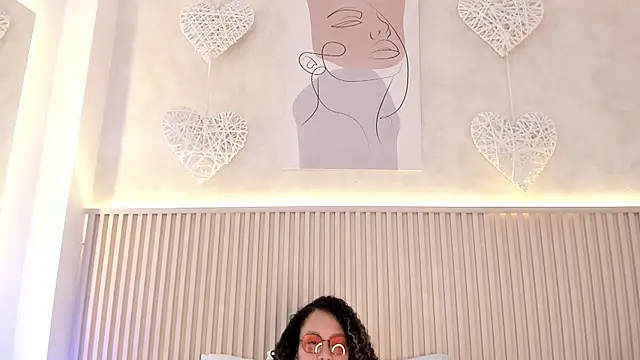 daiana curly online show from 02.11.26