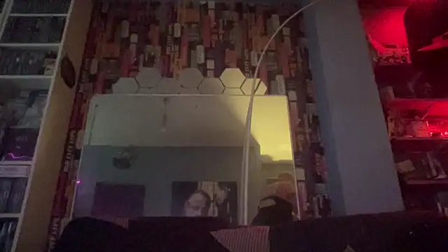 Analzebutt online show from 02.16.25
