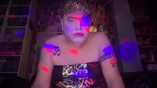 Analzebutt online show from 10.14.25