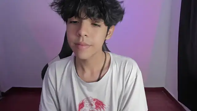 Snapshot of Alan26_ chatting on 01.11.25 Alan26 online show from 01.11.25