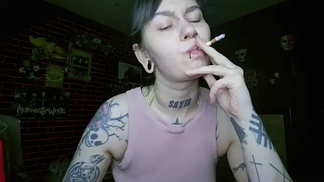 MoorderxDoll online show from 04.19.26