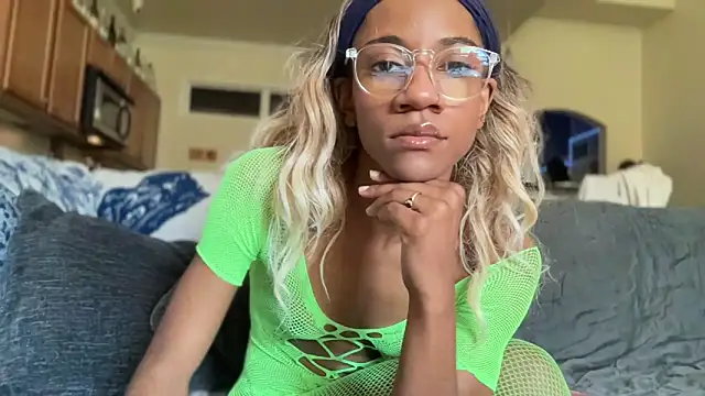 Snapshot of cutiesigh chatting on 10.09.25 cutiesigh online show from 10.09.25