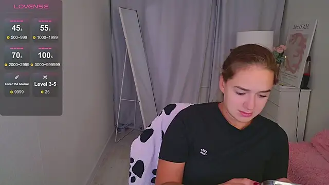 LovelyJessie online show from 04.14.26