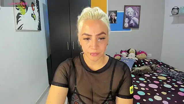 Snapshot of LuCKy_JoK chatting on 10.22.25 LuCKy JoK online show from 10.22.25