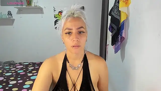 Snapshot of LuCKy_JoK chatting on 11.04.25 LuCKy JoK online show from 11.04.25