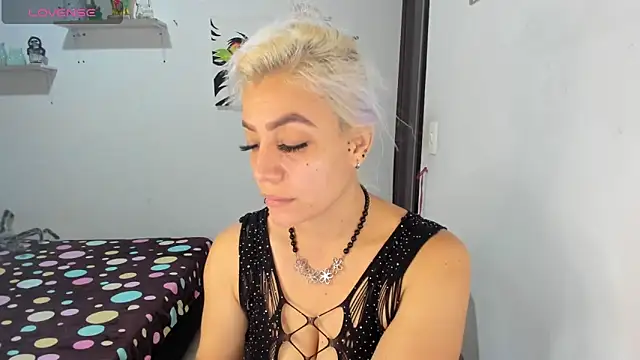 Snapshot of LuCKy_JoK chatting on 11.06.25 LuCKy JoK online show from 11.06.25