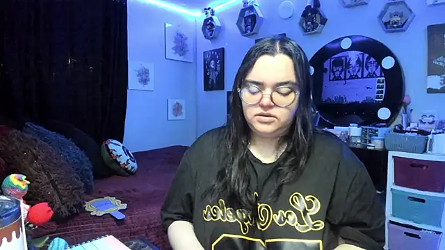 Luise Meyrink online show from 02.25.26