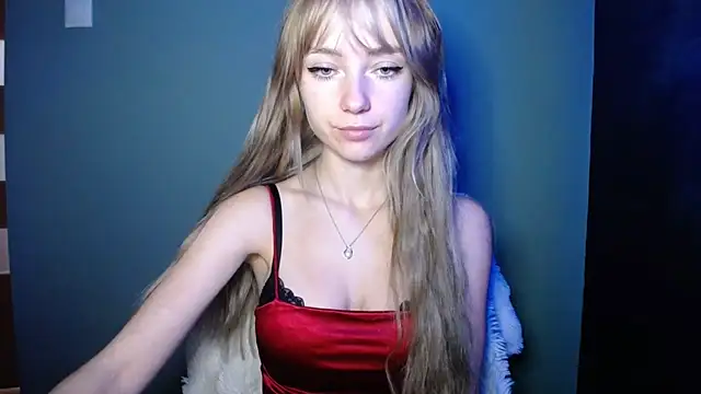 LuciaYoung online show from 10.17.25