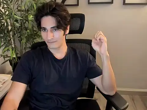 Snapshot of ArthurVilahur chatting on 05.22.26 ArthurVilahur online show from 05.22.26