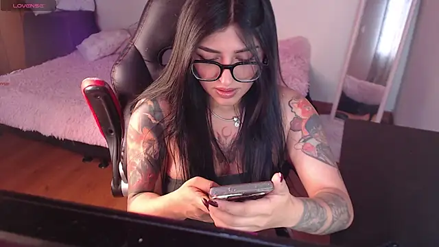 MissDennise online show from 09.18.25