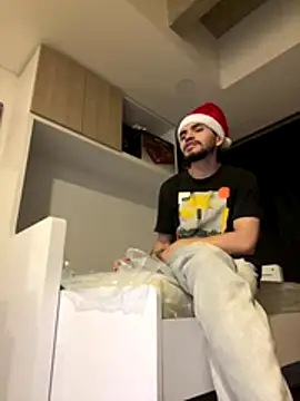 aangie  uwu online show from 12.20.25